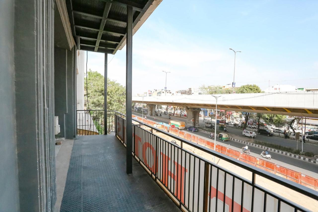 Fabhotel Vat - Meera Bagh เดลี ภายนอก รูปภาพ