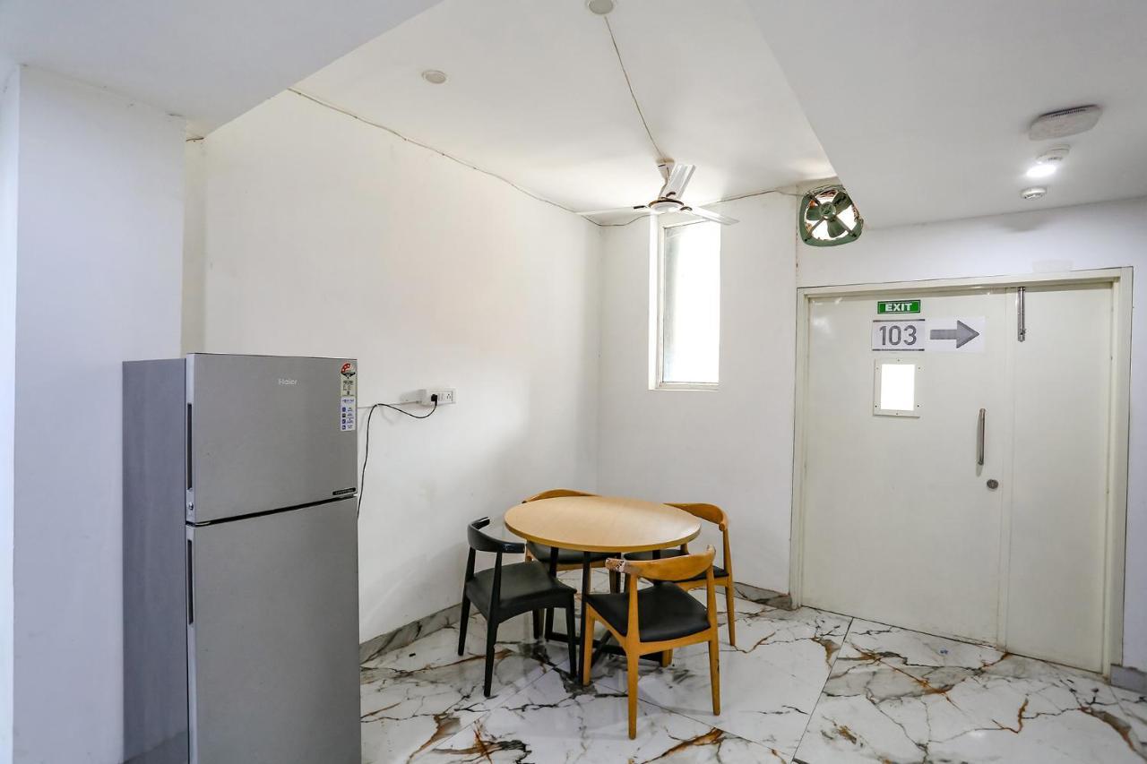 Fabhotel Vat - Meera Bagh เดลี ภายนอก รูปภาพ