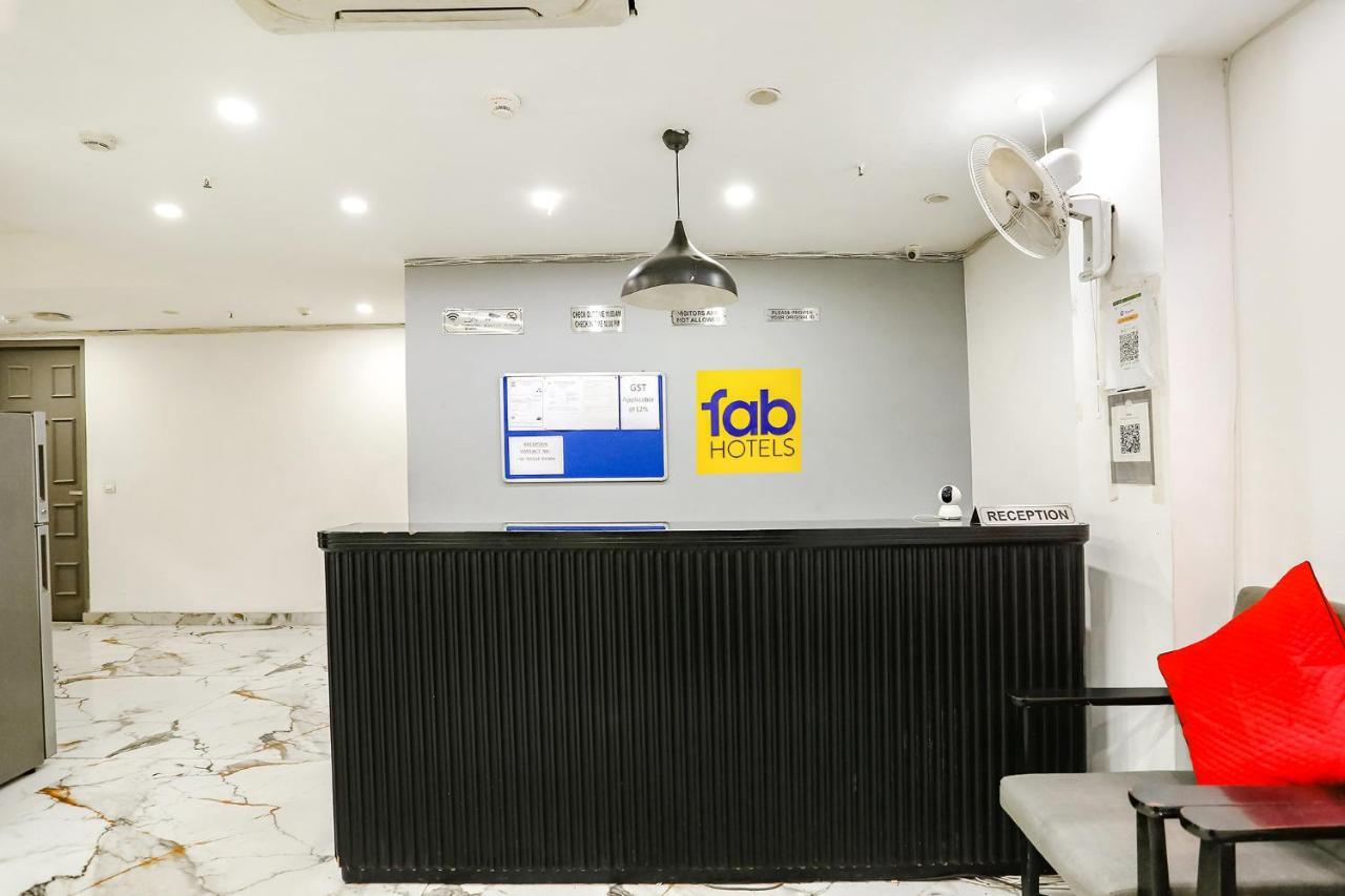 Fabhotel Vat - Meera Bagh เดลี ภายนอก รูปภาพ