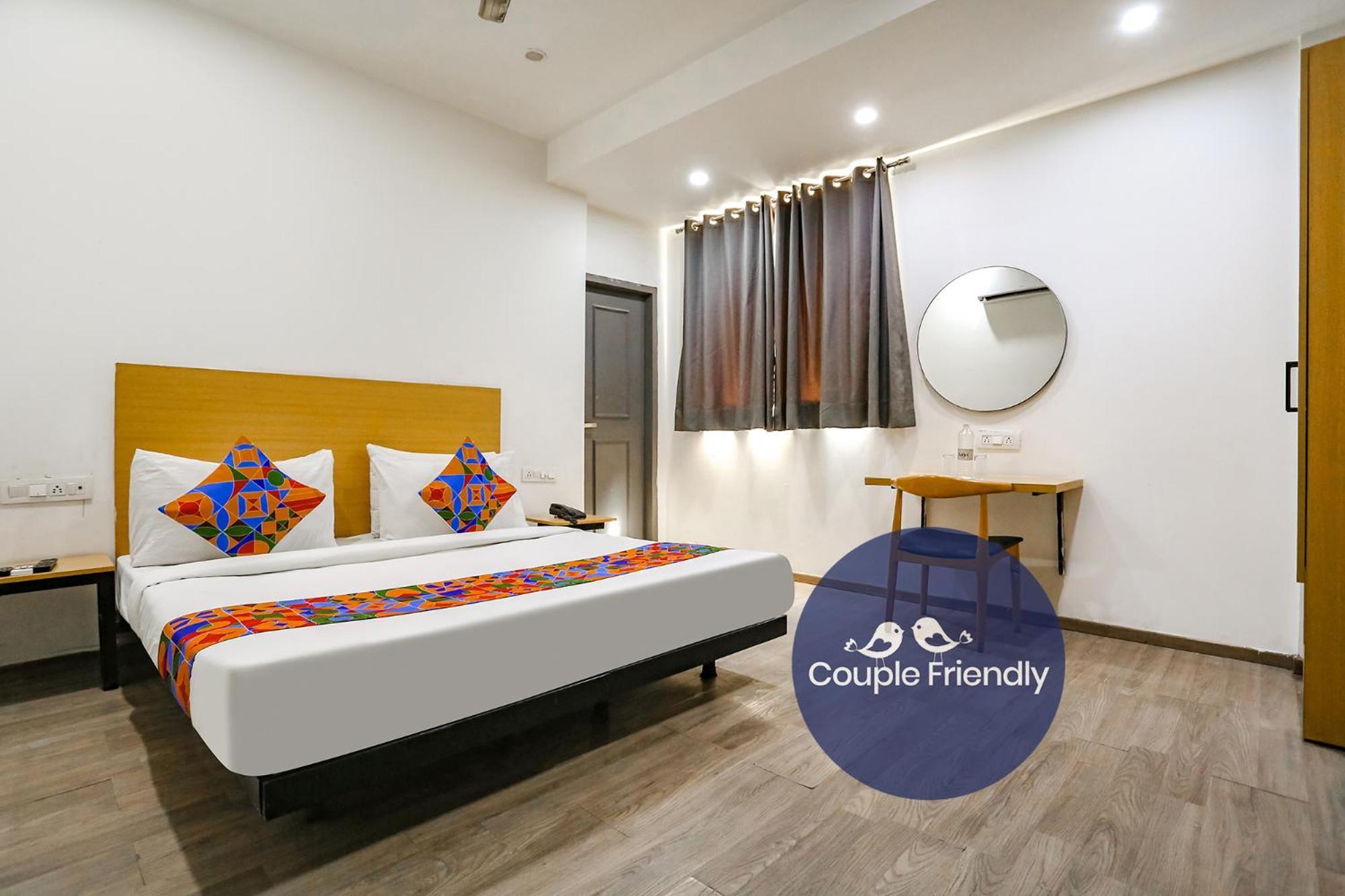 Fabhotel Vat - Meera Bagh เดลี ภายนอก รูปภาพ